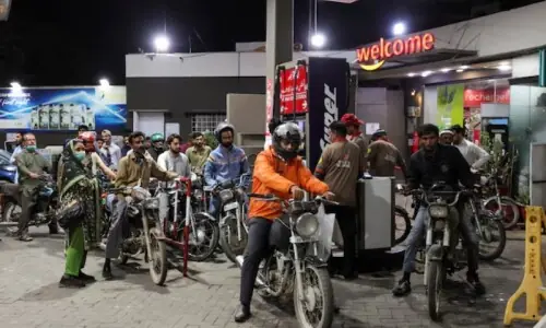 Govt raises petroleum dealers’ margin to Rs9.98 per litre Govt raises petroleum dealers’ margin to Rs9.98 per litre