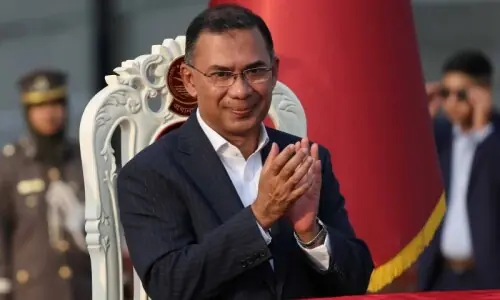 Bangladesh says PM will not visit India until Hasina extradited