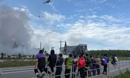 Strikes kill 16 in Russia, Ukraine
