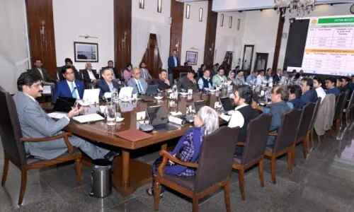 Sindh Cabinet allows flour mills to hold wheat stocks for three months