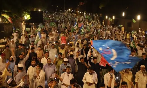 JI&rsquo;s sit-in against oil price hike enters third day in Peshawar