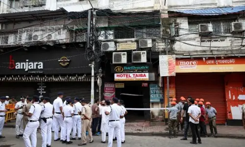 Hotel fire kills 9 in India's Kolkata Hotel fire kills 9 in India's Kolkata