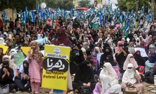 JI warns it will expand ongoing sit-ins into wheel-jam, shutter-down strike