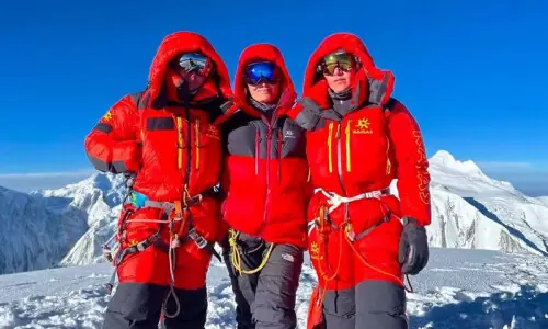 4 women from GB successfully summit Spantik 4 women from GB successfully summit Spantik