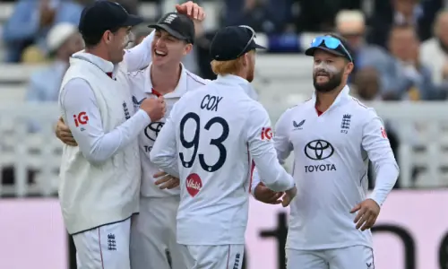England clinch series win over Pakistan with thumping 194-run victory in second Test England clinch series win over Pakistan with thumping 194-run victory in second Test