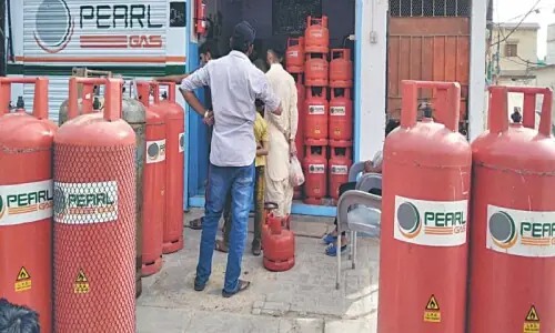 LPG profiteering goes unchecked as shortages push prices up in Taxila, Wah LPG profiteering goes unchecked as shortages push prices up in Taxila, Wah