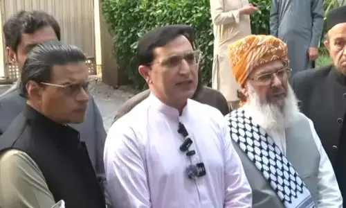 JUI-F agrees to join PTI-led multi-party opposition moot