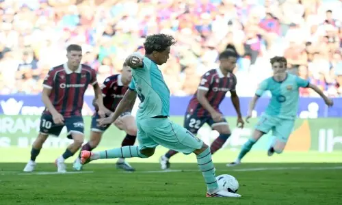 Lamine Yamal double helps Barcelona beat Levante, Atletico Madrid triumph