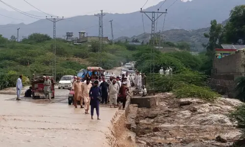 Flash floods damage roads in Mohmand, disrupt traffic