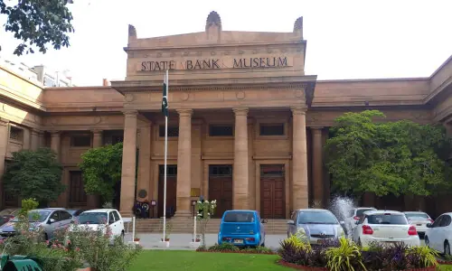 Business community split over SBP move