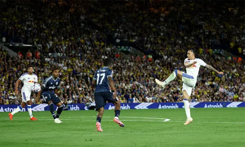 Leeds rout Newcastle to go third in EPL
