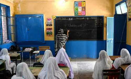 14 kids suffer burns as &lsquo;lab chemical bottles explode&rsquo; at private school in Lodhran