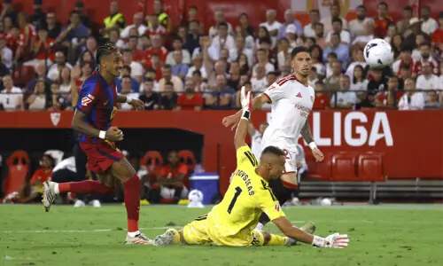 Raphinha treble fires perfect Barca to win at Sevilla Raphinha treble fires perfect Barca to win at Sevilla