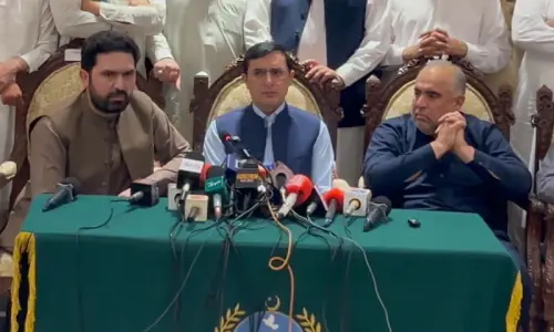 PTI bent upon Islamabad march PTI bent upon Islamabad march