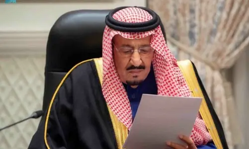 Saudi king denounces Houthis in rare rebuke