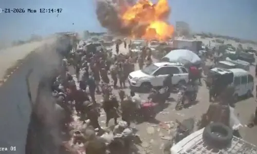 Saudi air strikes leave 10 dead, 14 injured in Yemen Saudi air strikes leave 10 dead, 14 injured in Yemen