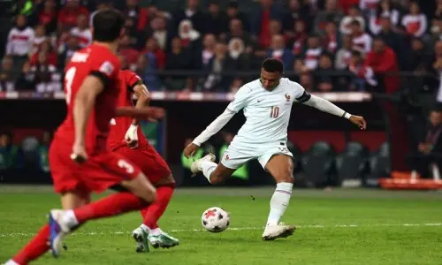 Zidane puts early stamp on France off the pitch before winning start Zidane puts early stamp on France off the pitch before winning start