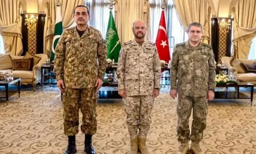 Makkah alliance military chiefs vow to ‘immediately’ translate commitments into effective military cooperation: ISPR Makkah alliance military chiefs vow to ‘immediately’ translate commitments into effective military cooperation: ISPR