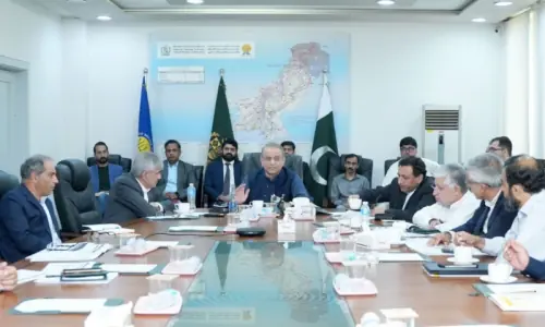 Aleem orders NHA to work with foreign experts on road engineering, highway design Aleem orders NHA to work with foreign experts on road engineering, highway design