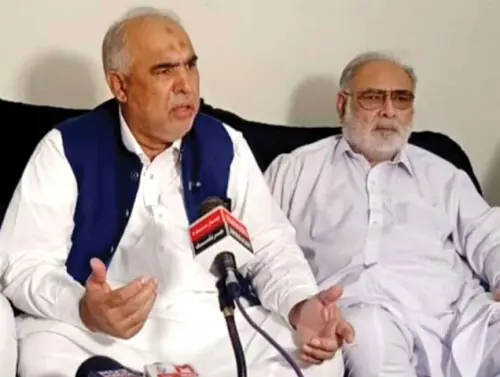 PTI rules out delaying Oct 4 march PTI rules out delaying Oct 4 march
