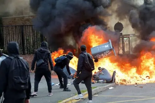 Hundreds of French high schools shut as new violence erupts