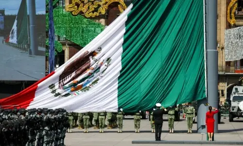 Mexico to prohibit presidents from holding dual citizenship