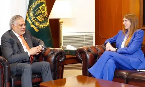 Need for dialogue to ease Mideast tensions, Dar tells British envoy Need for dialogue to ease Mideast tensions, Dar tells British envoy