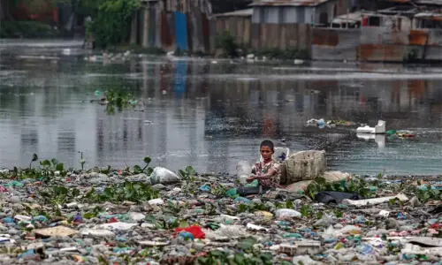 Bangladesh’s rivers of ‘plastic’ Bangladesh’s rivers of ‘plastic’