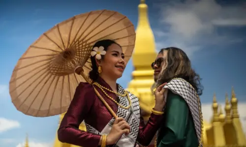 Textile weavers in Laos craft silk keffiyehs to raise funds for Palestine