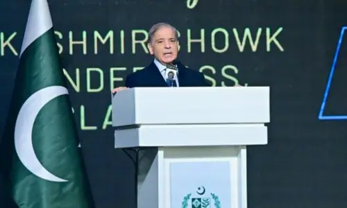 PM Shehbaz urges PTI to call off long march, resolve issues through dialogue PM Shehbaz urges PTI to call off long march, resolve issues through dialogue