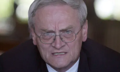 Germany arrests ex-spy chief on suspicion of giving secrets to foreign powers Germany arrests ex-spy chief on suspicion of giving secrets to foreign powers