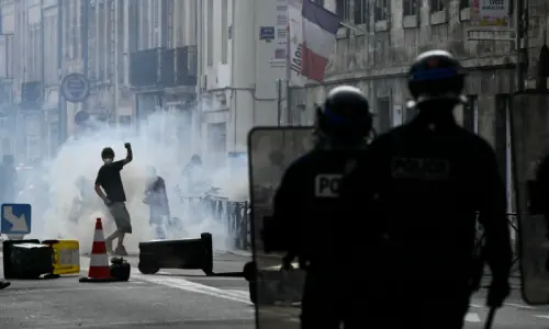 Police fire teargas as French students, teachers, parents take to streets Police fire teargas as French students, teachers, parents take to streets