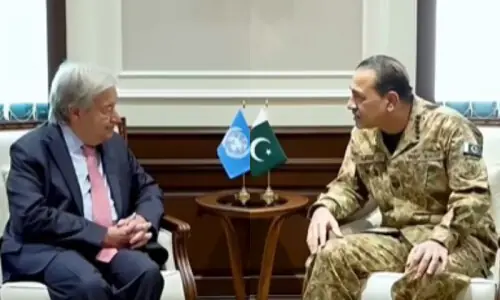 CDF Munir reaffirms Pakistan&rsquo;s commitment to international peace in meeting with UN chief