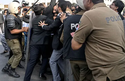 Legal fraternity rails against emergency proclamation in Khyber Pakhtunkhwa Legal fraternity rails against emergency proclamation in Khyber Pakhtunkhwa