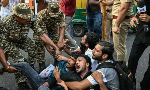 India youth shift tactics as police clamp down on election protest