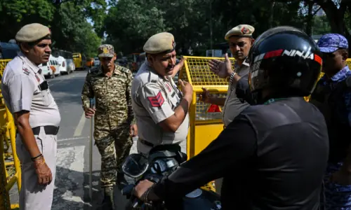 India detains top 'cockroach' leaders after flash protest India detains top 'cockroach' leaders after flash protest