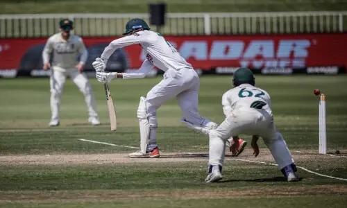 Hazlewood takes six as Australia beat South Africa in first Test