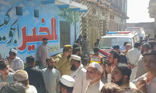 At least 28 killed, including 27 students, in Peshawar school roof collapse