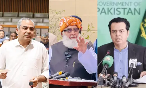 Fazl clarifies he criticised policies, not institutions after ministers allege he sought 'share' in KP governance Fazl clarifies he criticised policies, not institutions after ministers allege he sought 'share' in KP governance
