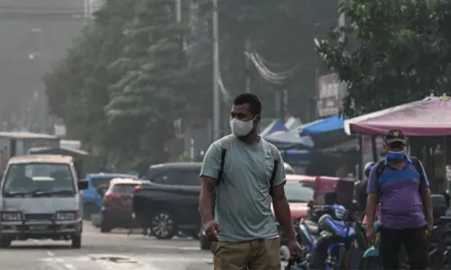 Haze triggers highest-level alert in parts of S. E. Asia Haze triggers highest-level alert in parts of S. E. Asia