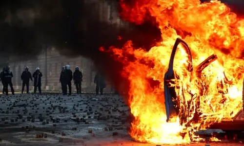Tirana sees fifth straight day of violent clashes