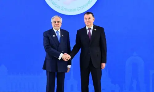 Dar, other delegates welcomed in Dushanbe ahead of SCO meeting