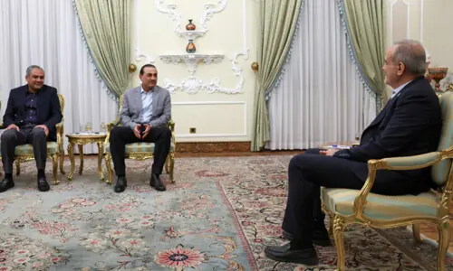 CDF Munir-Pezeshkian meeting raises peace hopes CDF Munir-Pezeshkian meeting raises peace hopes