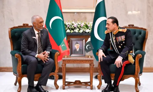 Maldives president, CDF Munir stress importance of strengthening bilateral defence cooperation Maldives president, CDF Munir stress importance of strengthening bilateral defence cooperation