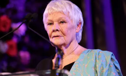 Dame Judi Dench says she can no longer act because of failing eyesight