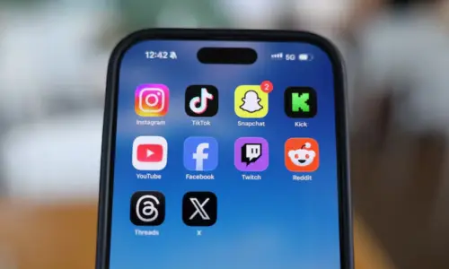 New Greece law bans social media for under-15s