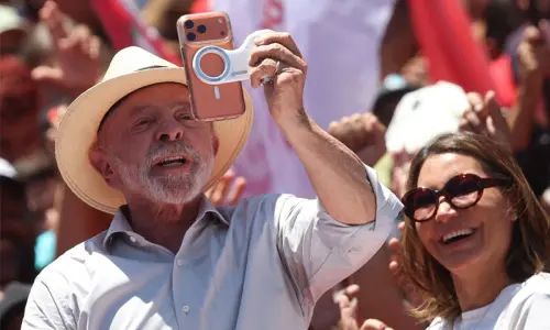 Lula seeks to catch up to Brazil’s online generation Lula seeks to catch up to Brazil’s online generation