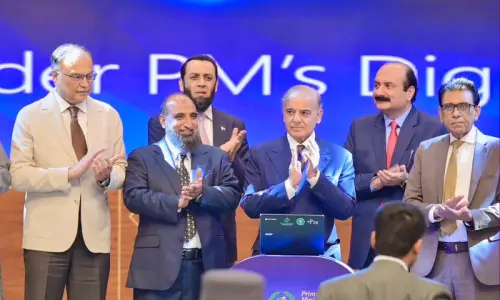 Students across country to get 500,000 Chromebooks over 2 years, announces PM Shehbaz