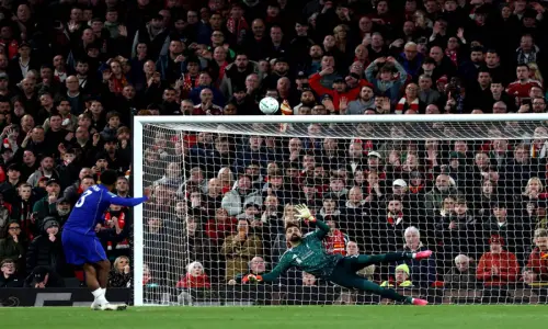 Liverpool beat Chelsea in League Cup shoot-out, Man City survive scare