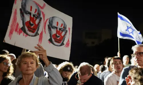 Netanyahu attacks Arab parties after setback at polls